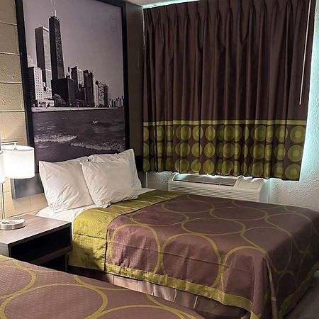 Super 8 By Wyndham Rockford South Hotel Екстериор снимка