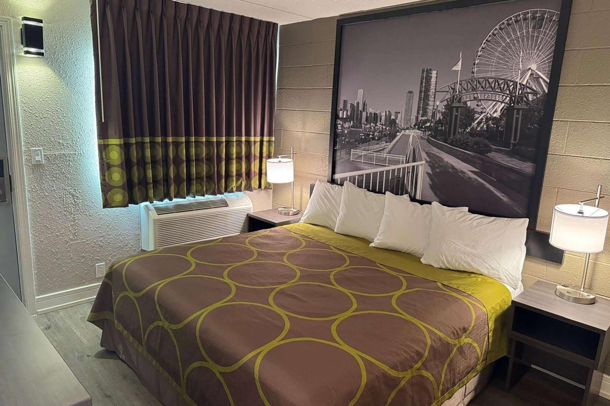 Super 8 By Wyndham Rockford South Hotel Екстериор снимка
